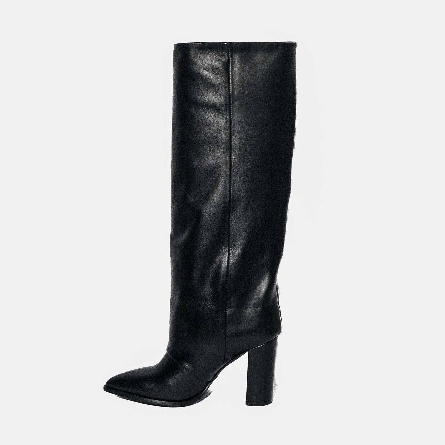 Sara Boots Black