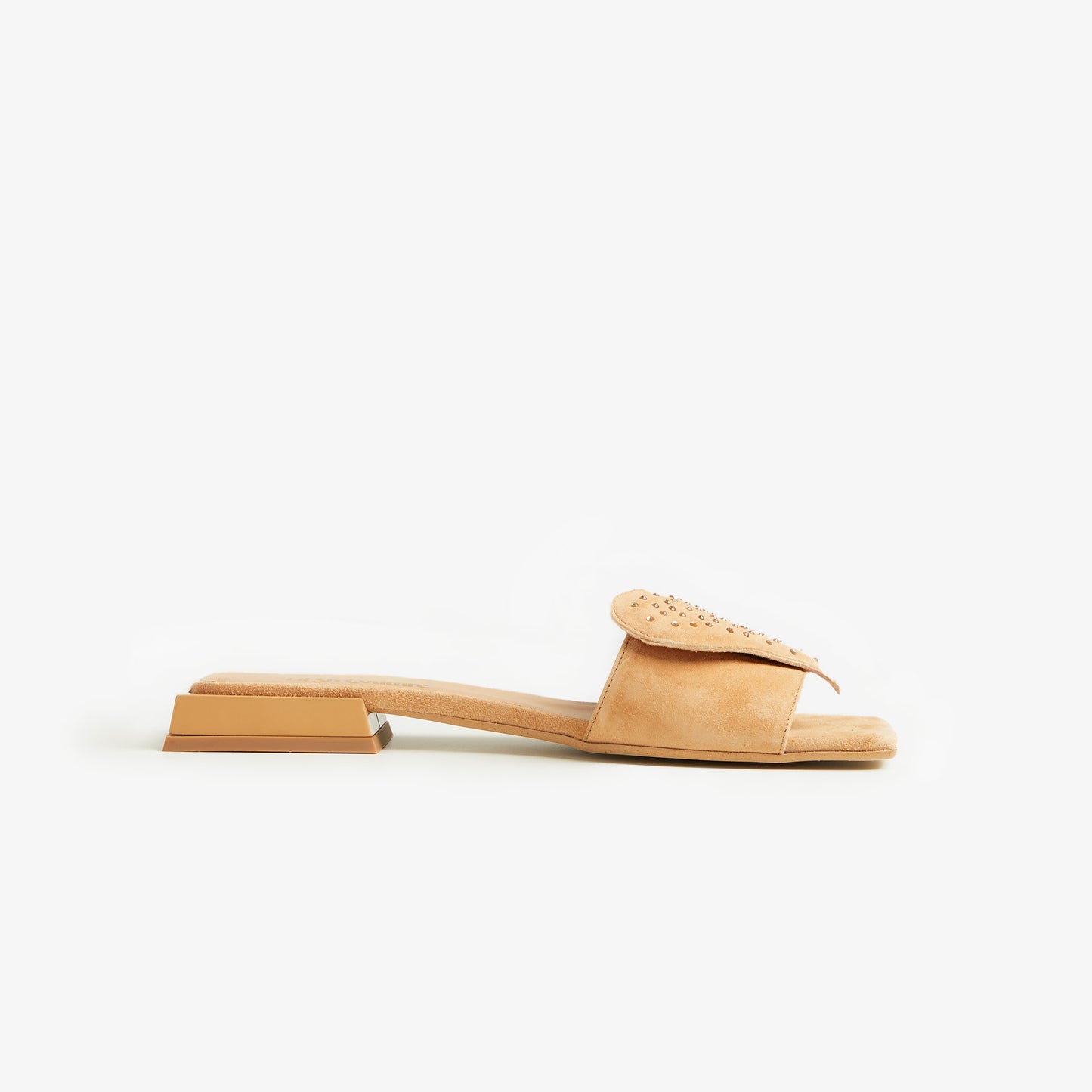 LOVE FLAT NUDE